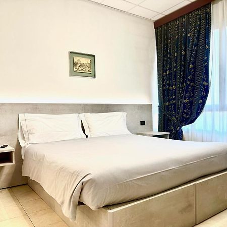 Hotel Leonardo Brescia Buitenkant foto