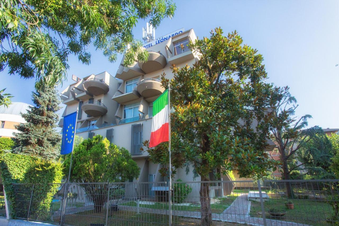 Hotel Leonardo Brescia Buitenkant foto