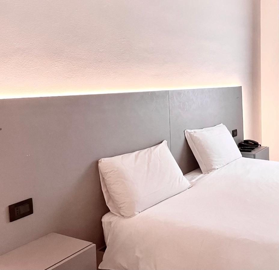 Hotel Leonardo Brescia Buitenkant foto