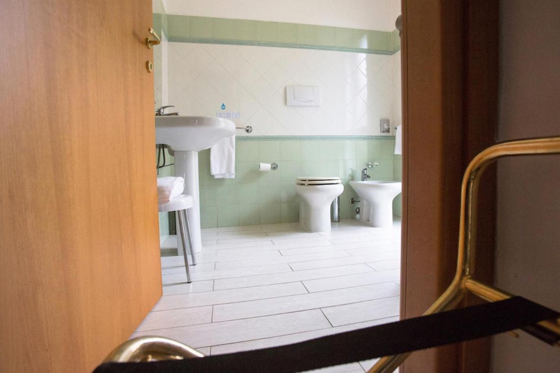 Hotel Leonardo Brescia Buitenkant foto