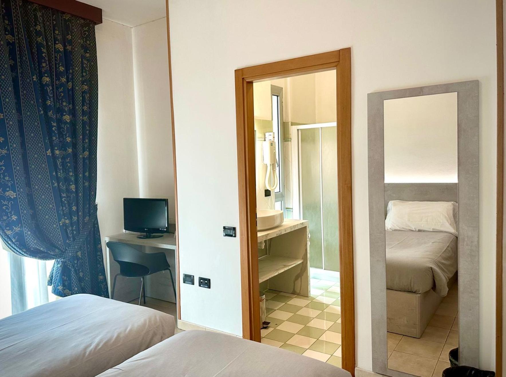Hotel Leonardo Brescia Buitenkant foto
