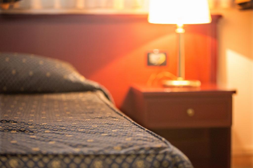 Hotel Leonardo Brescia Buitenkant foto